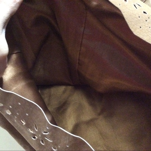 Select suede skirt with matching belt - Picture 6 of 13